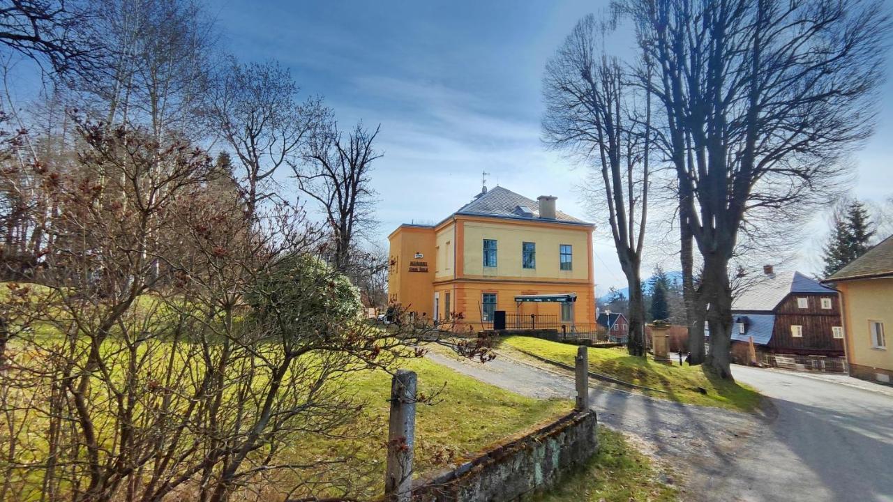 Hotel Stara Skola Mezná Exterior foto
